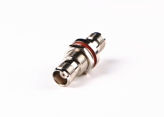 Connecteur à angle droit nickelé de TNC, connecteur coaxial VSMR ≤1.3 de TNC