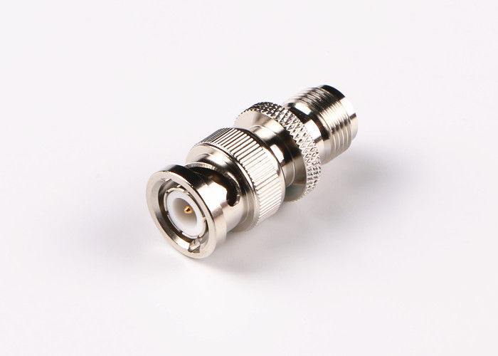Connecteur à angle droit nickelé de TNC, connecteur coaxial VSMR ≤1.3 de TNC