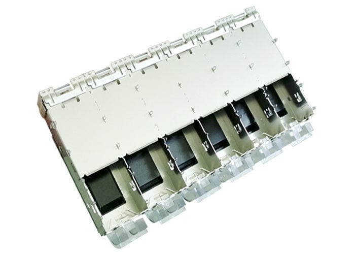 Sur le connecteur 1 x 6 de cage de SFP de surface supérieure de cage à commande unique avec les tuyaux légers de radiateur