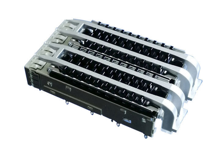 Cage femelle à commande unique de SFP de ports de l'ajustement de presse 2 avec les tuyaux légers de radiateur